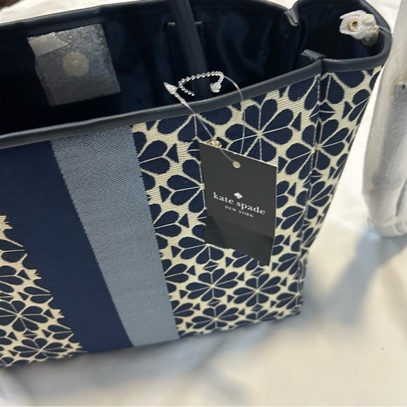 Kate Spade Flower Jacquard Stripe Everything Medium Tote blue and navy - Picture 10 of 15